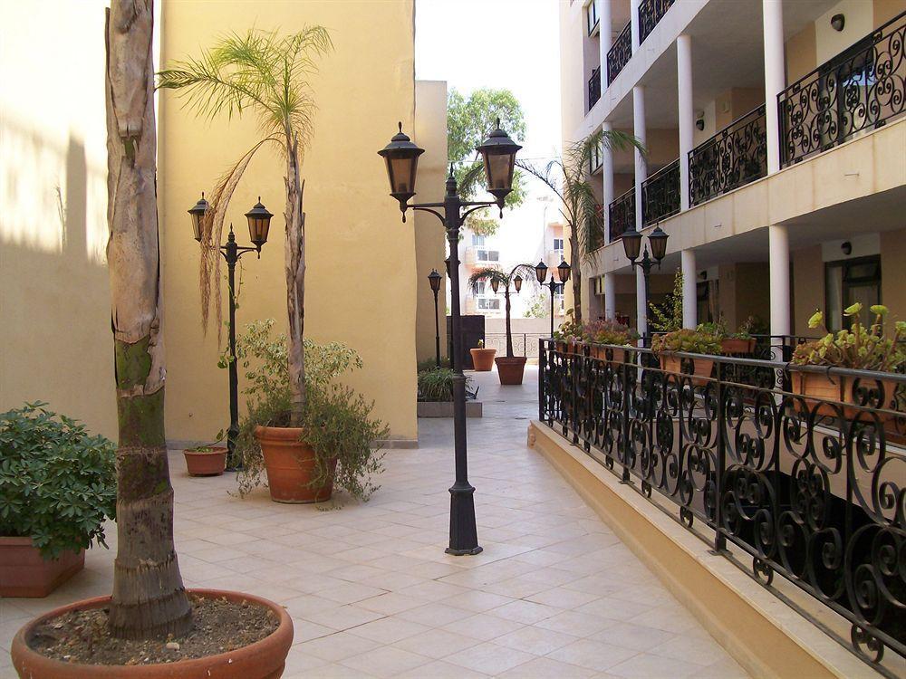 The Crown Hotel Buġibba Exterior foto